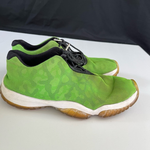 Jordan future low green pulse shoe - Picture 6 of 7